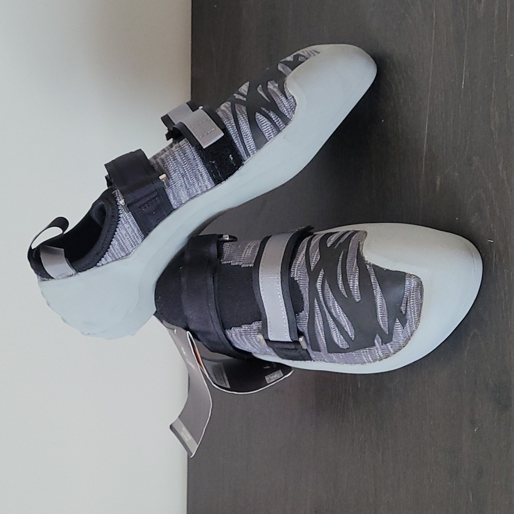 NWT CLIMBX Rock Climbing Shoes Sz. 10.5